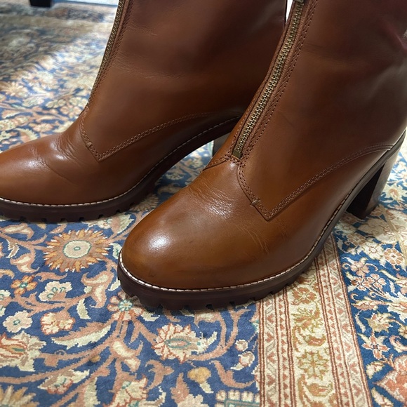 EUC Like NEW Alyce Zip front Lugsole boots, size 10 women. Gorgeous boots. - Picture 6 of 11